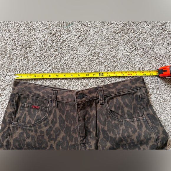 BDG Urban Outfitters Logan Printed Buckle Baggy Barrel Jeans. - Picture 8 of 8